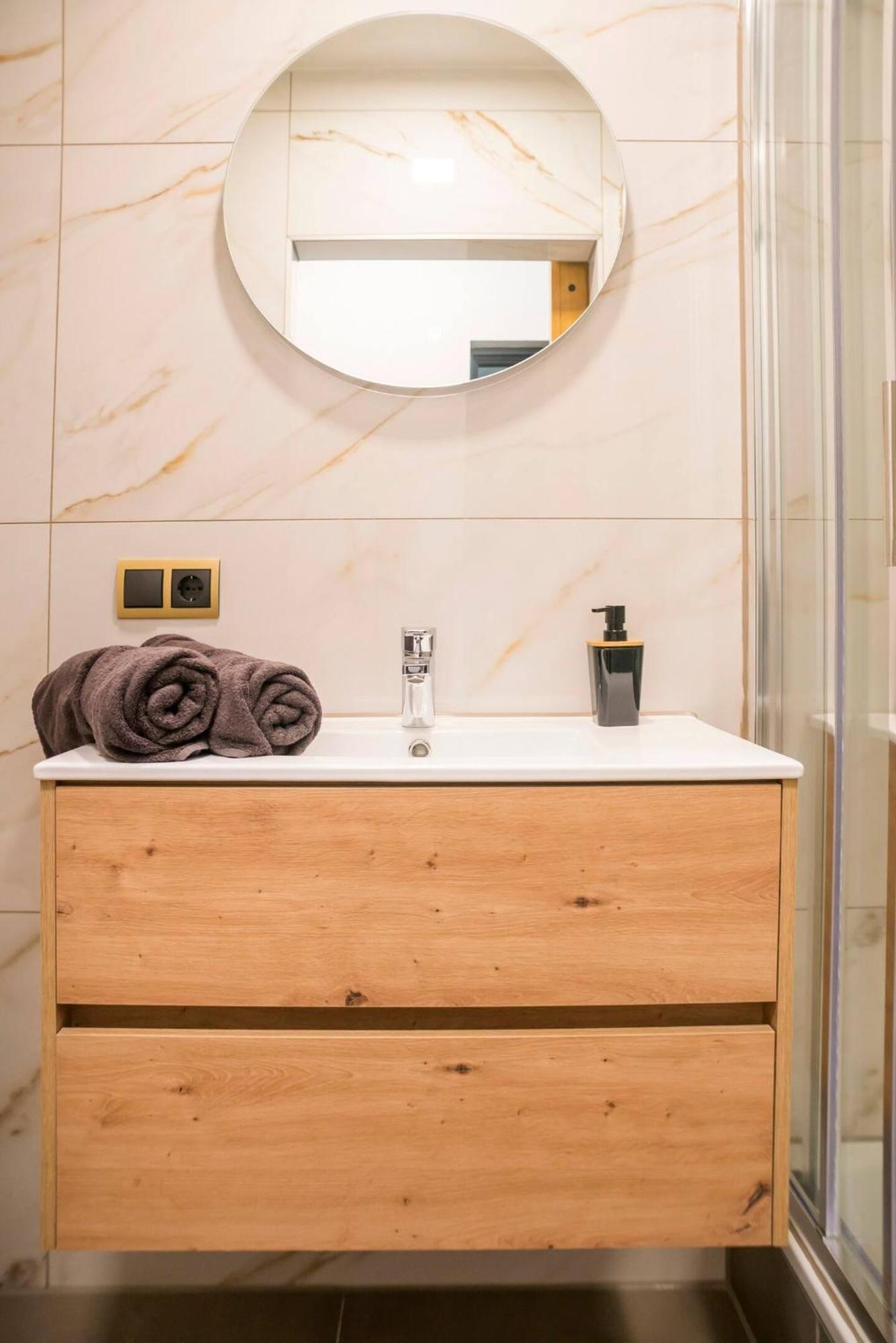 Hotspot Location, Wifi, Bed En Koffie Harmony Tilburg Exterior foto